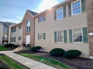 432 S Peace Rd #4, Sycamore, IL 60178