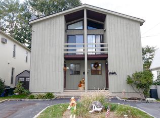 47A Dunwood Rd, Port Washington, NY 11050