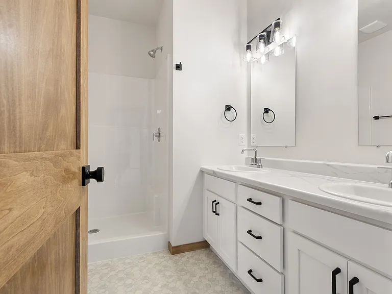 2407 E Jetty Pl — Photo 5