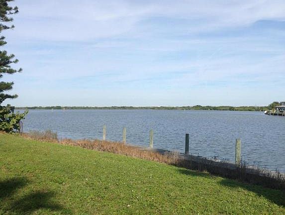 3rd image of 16 W Point Dr