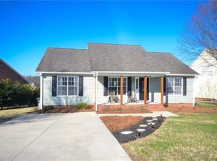 303 Sterling Ridge Dr, Archdale, NC 27263