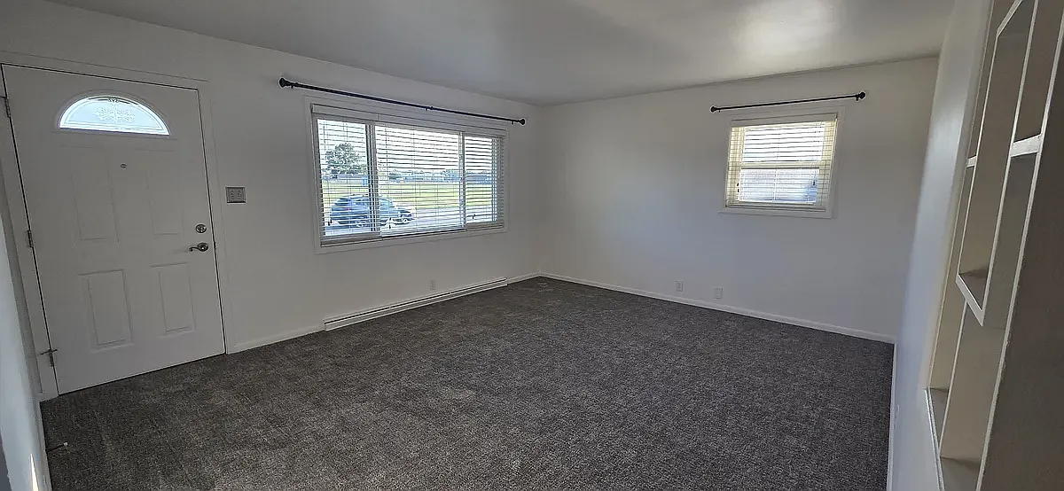 4 bed, 1.5 bath, 2214 sqft, $2,395 — Photo 4