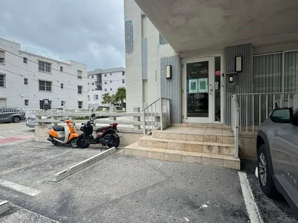 3700 Collins Ave #S-309, Miami Beach, FL 33140
