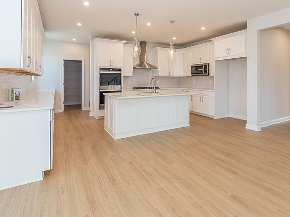3rd image of 14390 Marsdale Pl