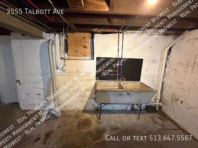 2555 Talbott Ave — Photo 16