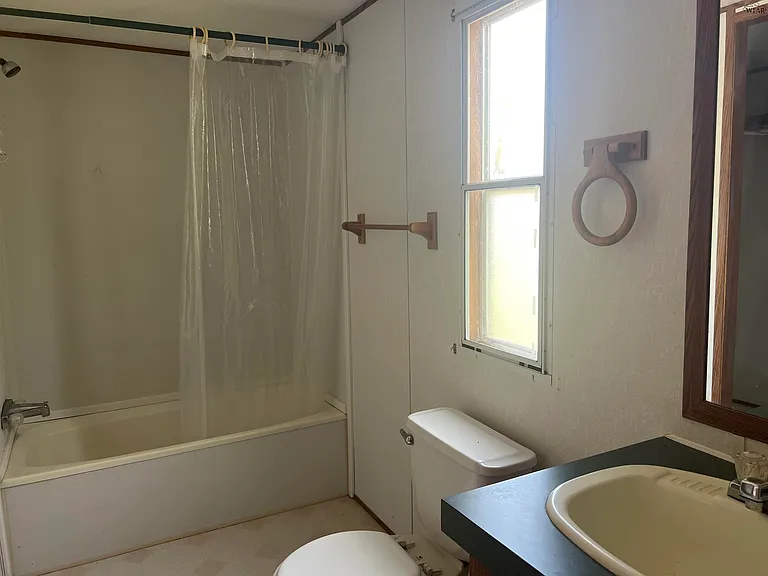 601 S Crockett St — Photo 12