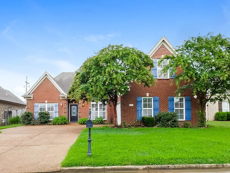 3424 Champion Hills Dr — Photo 1