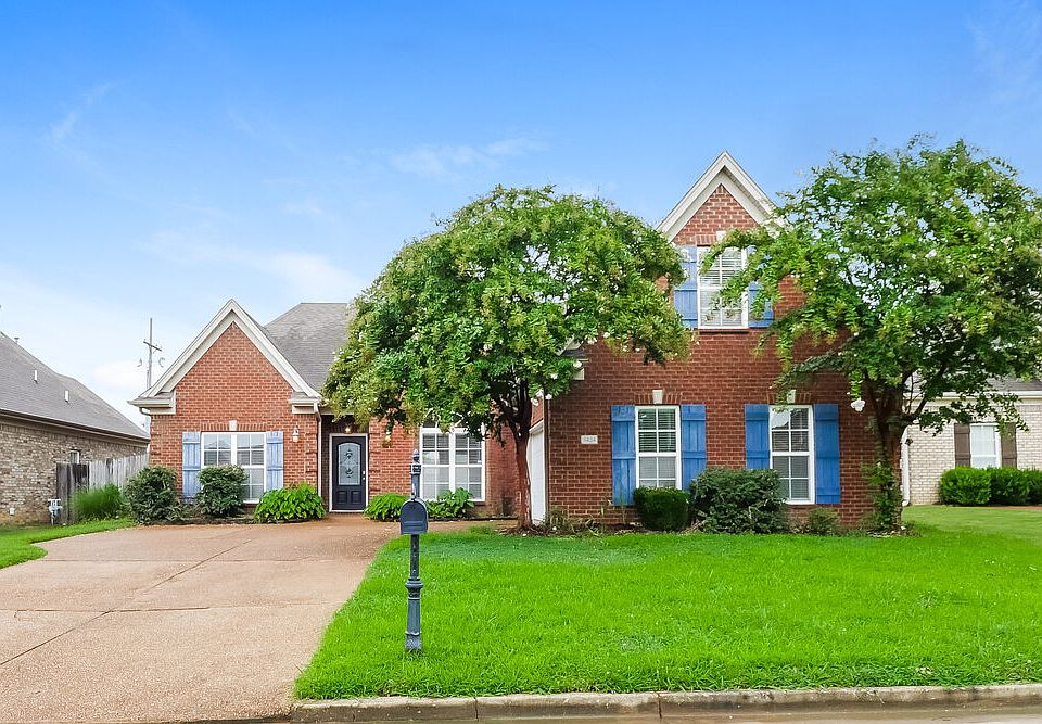 1st image of 3424 Champion Hills Dr