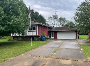 212 W Curtis Dr, La Porte, IN 46350