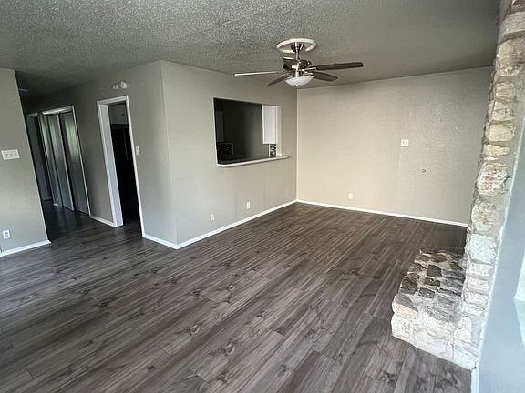 4th image of 901 Taulbee Ln APT C