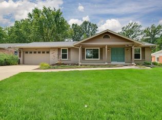 1018 Bedford Ln, Ballwin, MO 63011