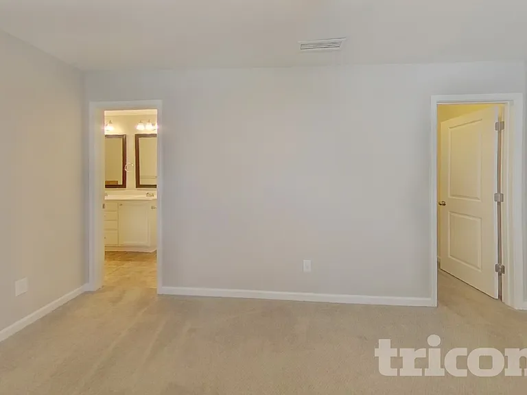 1424 Henry David Ct — Photo 8