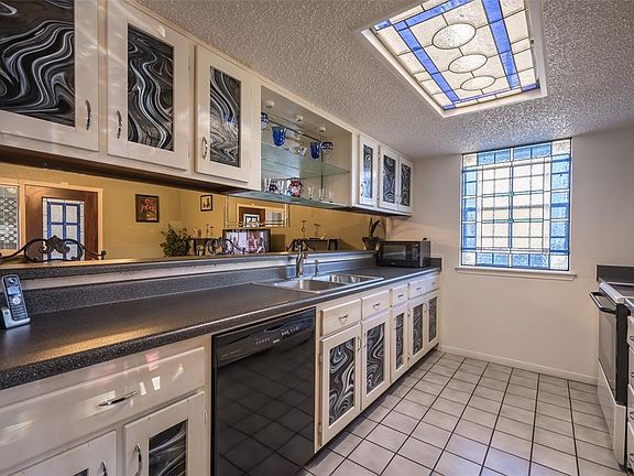 4th image of 2402 Woodwild Dr