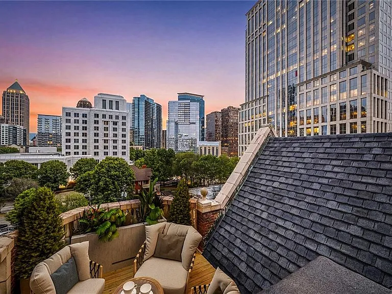 81 Peachtree Pl NE #Penthouse 12 — Photo 2