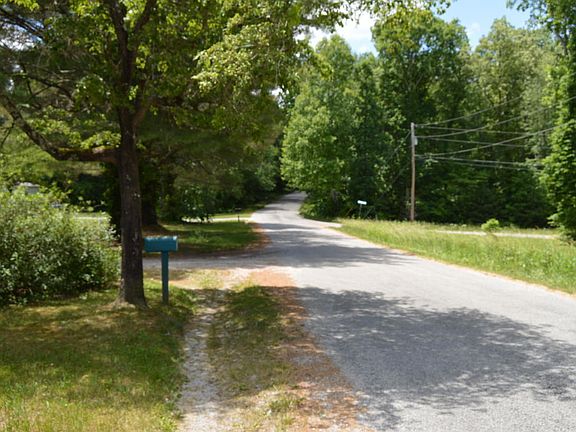 3rd image of 352&334 Will Wyatt Ln