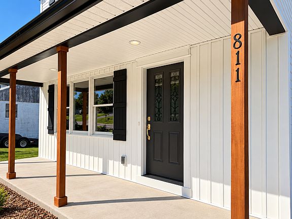2nd image of 811 Hopeland Rd