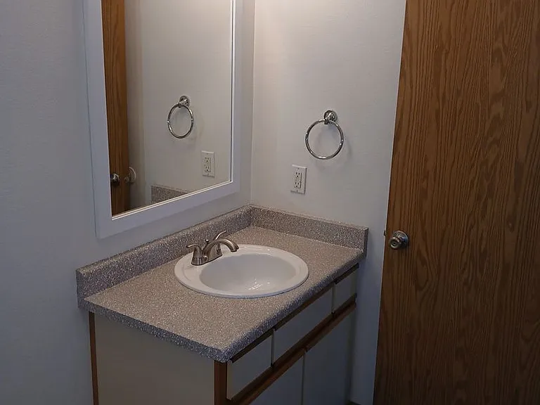 2615 Claxter Rd NE — Photo 11