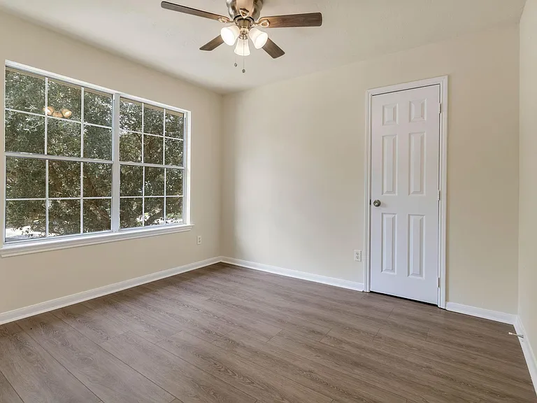 7622 Jonathon Ct — Photo 13