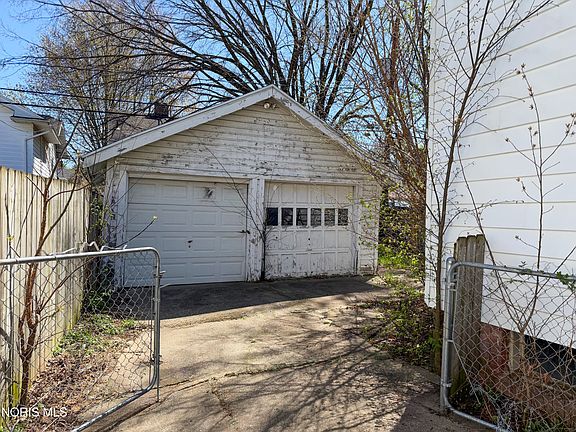 3rd image of 4110 Lyman Ave