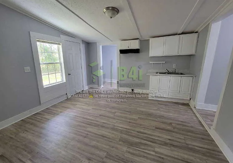 705 Barnesville St — Photo 5