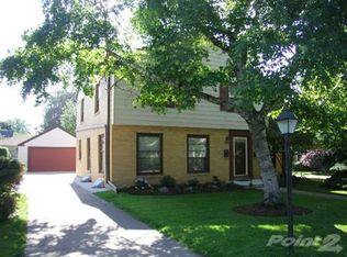 2146 Ludington Ave, Wauwatosa, WI 53226