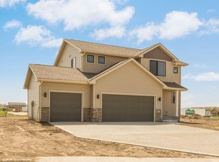 113 Summit Cir NW, Bondurant, IA 50035