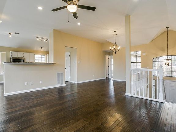 5th image of 1257 Royal Crescent Dr