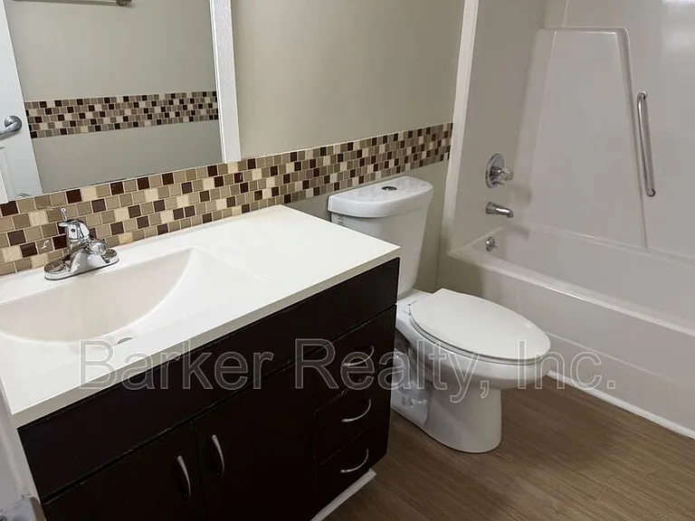 205 E Ransom St #1B — Photo 5