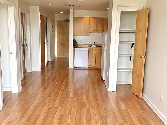 5th image of 131 Tremont St #7B