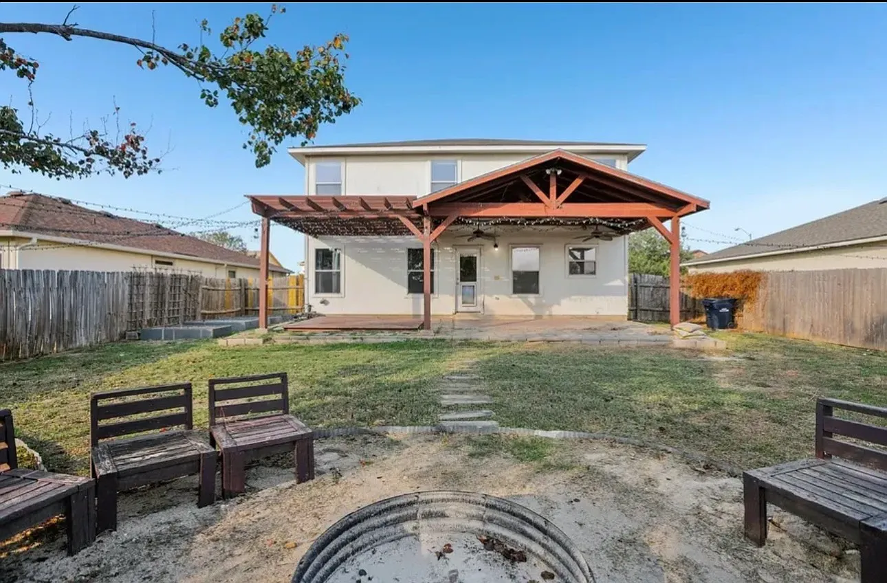 1 bed, 2320 sqft, $800 — Photo 3