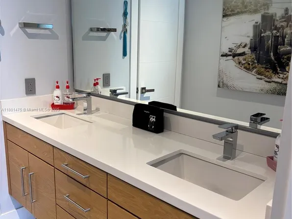 1345 Lincoln Rd, Miami Beach, FL 33139