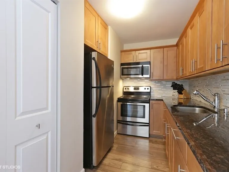 5320 N Sheridan Rd — Photo 6