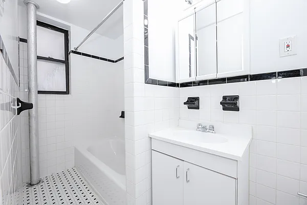 Rented by MNS | media 7