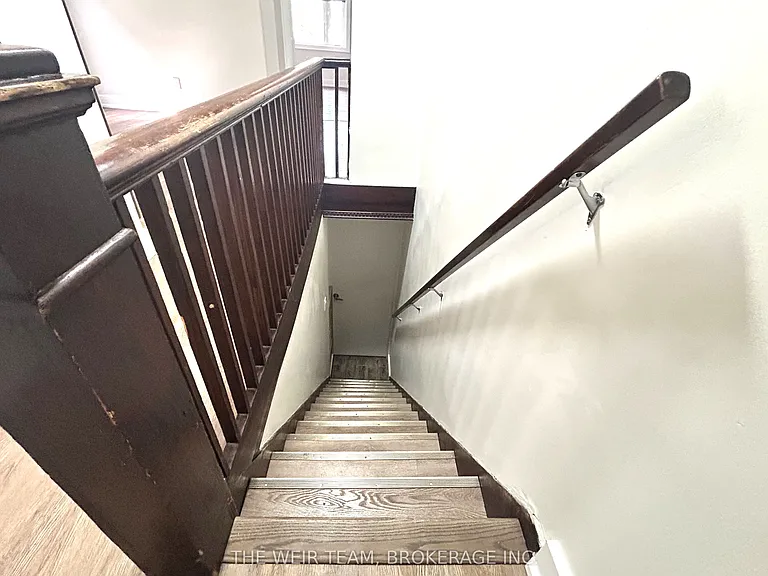 35 Rushbrooke Ave #UPPER — Photo 2