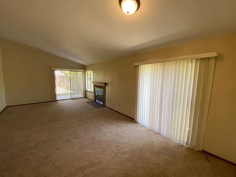 1348 E Ferguson Ct — Photo 10