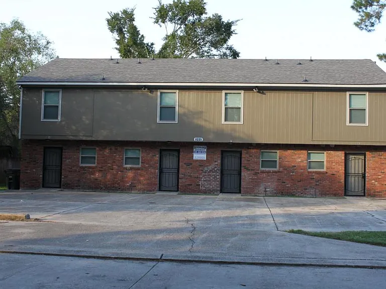 8225 Stern Ave #B — Photo 2