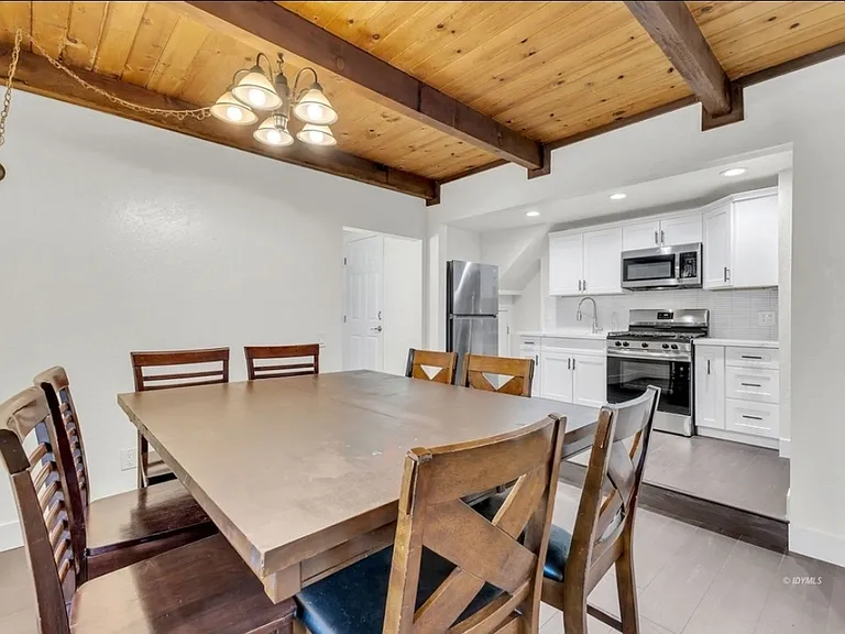 55305 S Circle Dr — Photo 6