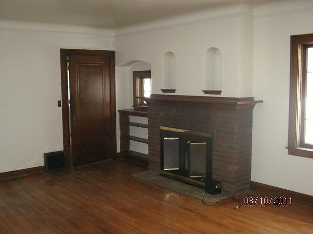 1st image of 619 Prince St SE