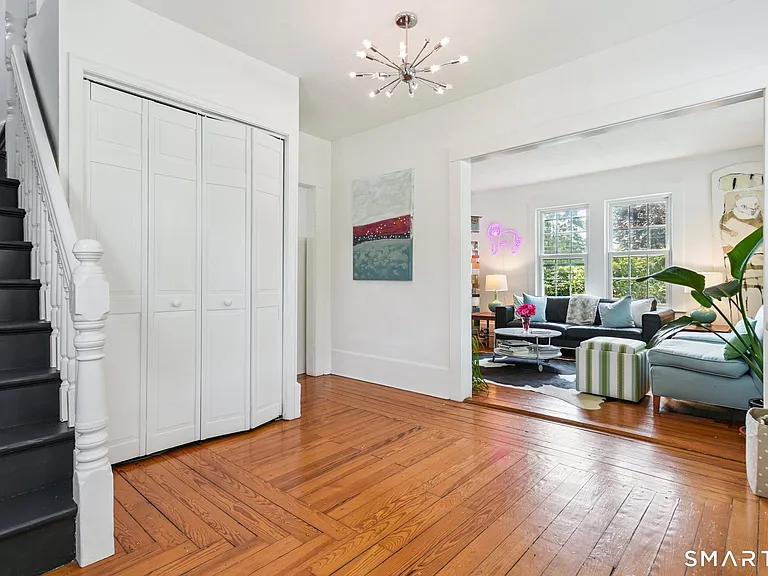 24 Warren Ave — Photo 4