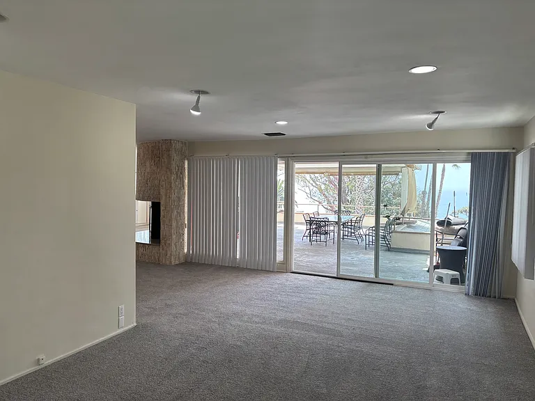915 Ocean Ave #302 — Photo 20