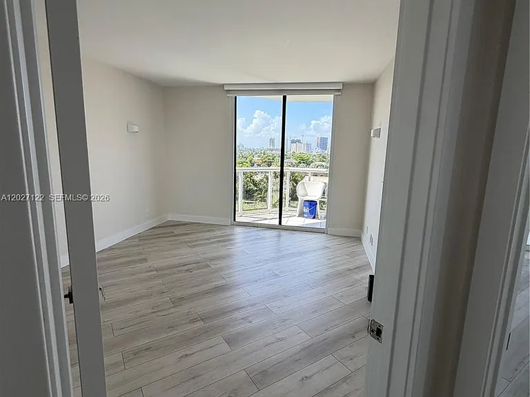 3640 Yacht Club Dr #805 — Photo 9