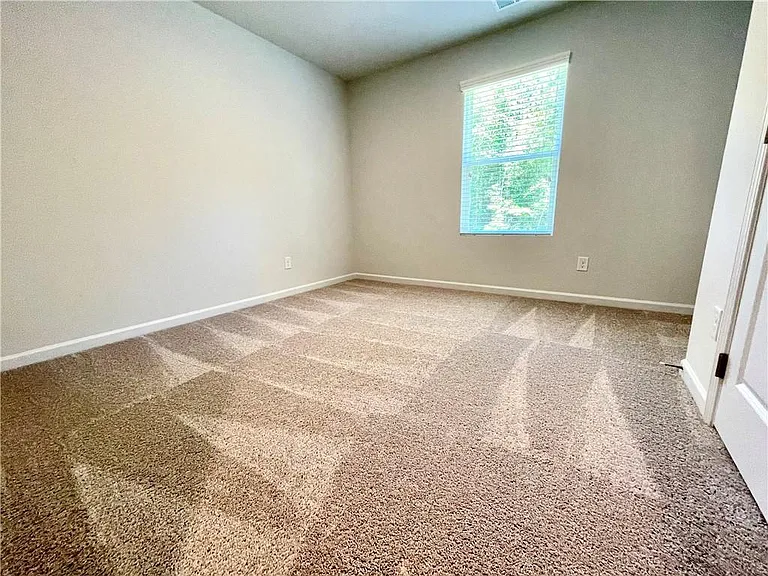667 Summerwood Ln — Photo 22
