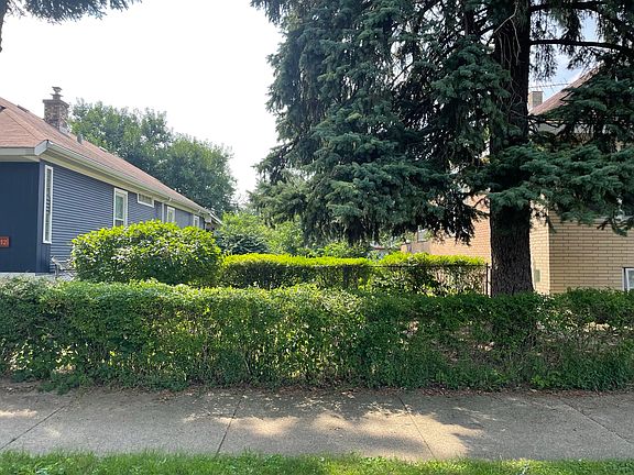 3rd image of 11208 S Christiana Ave