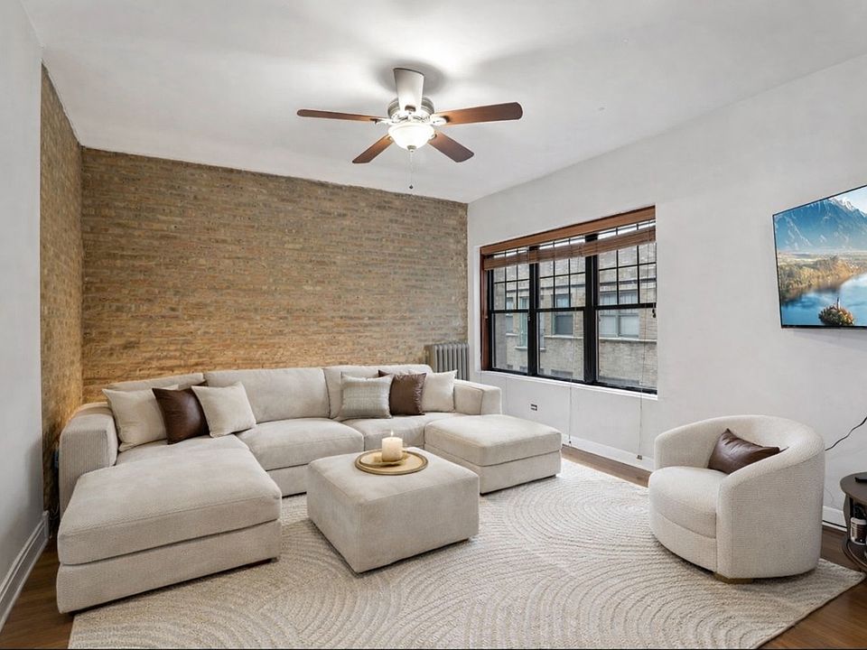 1st image of 7023.5 N Sheridan Rd #3S