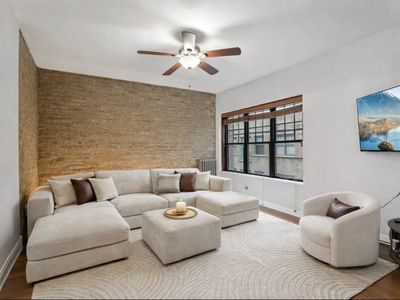 7023.5 N Sheridan Rd #3S, Chicago, IL, 60626