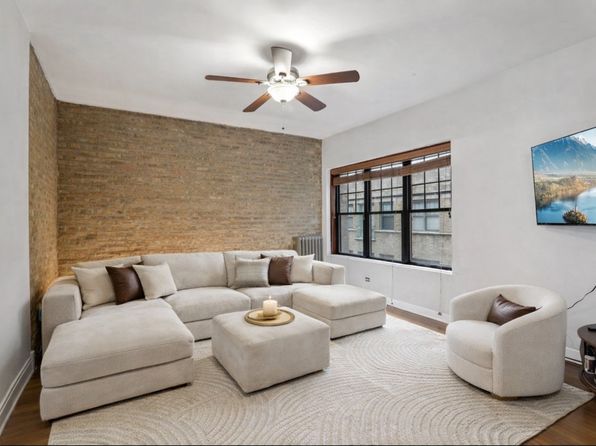 7023.5 N Sheridan Rd #3S