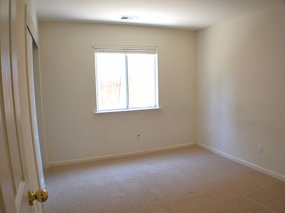 4th image of 2100 Cypress St