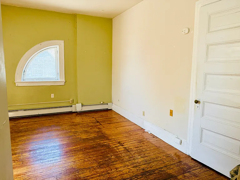 469 Whitney Ave #8 — Photo 19