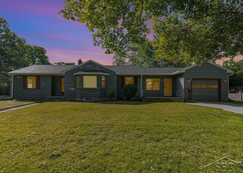 1st image of 1700 Airfield Ln