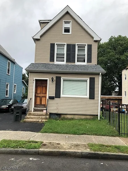 165 Maple Ave photo 1
